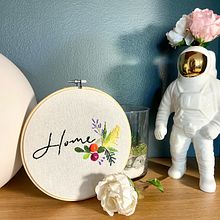 Il mio progetto del corso: Ricamo a mano anatomico e floreale per capi e accessori. Embroider, Upc, cling, and Textile Design project by Mary Piccirillo - 06.13.2022
