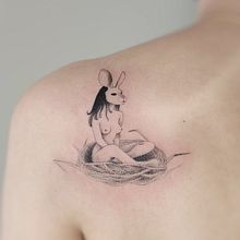 Mujer conejo . Un progetto di Design di tatuaggi di Lucia Serrano - 17.06.2022
