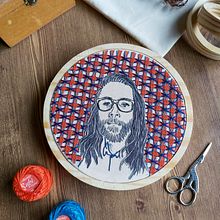 Meu projeto do curso: Criação de retratos bordados. Projekt z dziedziny  Haft, Wzornictwo tekst i liów użytkownika Viviane Devereux - 17.06.2022