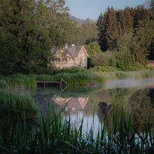 Das alte Bootshaus am Goldegger See. Un progetto di Fotografia, Postproduzione fotografica, Fotografia digitale, Fotografia all'aperto e Composizione fotografica di Harald Kruselburger - 18.06.2022