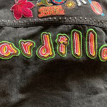 Mi proyecto del curso: Lettering para parches bordados. Un proyecto de Bordado, Costura, DIY, Upc, cling y Diseño textil de Alex Sifuentes - 22.06.2022