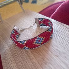 Pulsera en mostacillas. Accessor, Design, Arts, Crafts, Jewelr, Design, and Fiber Arts project by Karen Dayana Cabrera Flórez - 06.25.2022