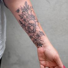 Mi proyecto del curso: Tatuaje botánico con puntillismo. Mi página em las redes @im.monink. Projekt z dziedziny Trad, c, jna ilustracja, Projektowanie tatuaż, R i sunek botaniczn użytkownika Monique Costa - 16.06.2022