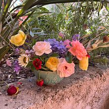 My project for course: Floral Arrangement Design with Seasonal Blooms @12amnyc. Een project van Interieurontwerp,  Interieurdecoratie, Bloem- en plantenschikken y DIY van Irina Chernyak Chillè - 03.07.2022