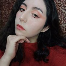 Mi proyecto del curso: Maquillaje profesional para sesiones de fotos. Un proyecto de Cine, vídeo, televisión, Dirección de arte, Diseño de moda, Fotografía de moda y Fotografía de retrato de estefanybravoaldea - 04.07.2022