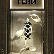 FENDI Hand Make Beauty. Set Design, Paper Craft, and Creativit project by JoAnn Tan - 07.01.2016