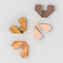 "MOTH" - COLGADOR DE PARED VERSÁTIL por Mario Andrés Mera Espinoza.. Design e fabricação de móveis, Design industrial, Design de produtos, Design, 3D, Design de acessórios, Design de interiores, Esboçado, Criatividade, Modelagem 3D, Concept Art, Decoração de interiores, Mobile Design, 3D Design, Marcenaria, e Design de apresentação projeto de Mario Andrés Mera Espinoza - 21.12.2021