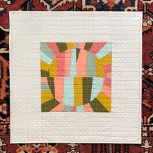 Improv Stripes & Circles Mini Quilt Study . Un proyecto de Artesanía de Broadcloth Studio - 05.10.2021