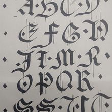 Mi proyecto del curso: Caligrafía con góticas potentes. Un projet de T, pographie , et Calligraphie de Eduardo Herrera - 06.07.2022