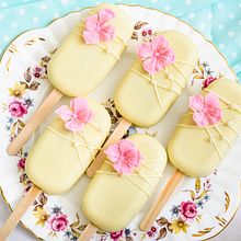 My project for course: Sugar Flowers for Cake Designs. Een project van  Ontwerp y DIY van eldasbrito - 06.07.2022