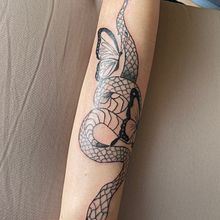 Mój projekt z kursu: Tatuaż botaniczny w technice „dotwork”. Traditional illustration, Tattoo Design, and Botanical Illustration project by Ewa Wysluch - 07.08.2022
