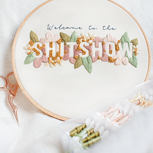 Welcome to the sh*tshow. Un projet de Broderie de Theresa Wensing - 08.07.2022