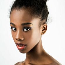 Mi proyecto del curso: Fotografía editorial de belleza y retoque digital. Photograph, Art Direction, Lighting Design, Photo Retouching, Fashion Photograph, Studio Photograph, and Digital Photograph project by Marcelo Mori Filomeno - 07.05.2022