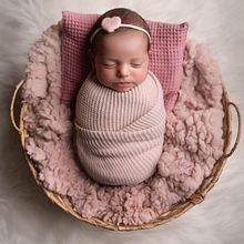 My project for course: Newborn Photography 101: Capture Their First Moments. Portrait Photograph, Digital Photograph, and Fine-Art Photograph project by zona simic - 02.08.2024