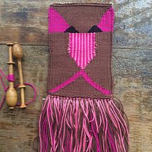 Mi proyecto del curso: Introducción al tejido en telar de bastidor. Accessor, Design, Decoration, Fiber Arts, Weaving, and Textile Design project by cristinasimon_98 - 07.10.2022