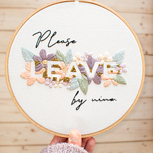 Please leave by nine. Un projet de Broderie de Theresa Wensing - 11.07.2022