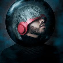 Musical Shield. Photograph, Photograph, Post-production, Photo Retouching, Portrait Photograph, Photographic Lighting, Studio Photograph, Concept Art, Digital Photograph, Fine-Art Photograph, Photographic Composition, and Self-Portrait Photograph project by Axel Villeda - 10.15.2019