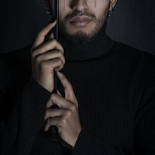 "Rain". Traditional illustration, Photograph, Photo Retouching, Portrait Photograph, Photographic Lighting, Studio Photograph, Concept Art, Digital Photograph, Fine-Art Photograph, Photographic Composition, Photomontage, and Self-Portrait Photograph project by Axel Villeda - 01.03.2020