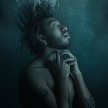 "Drown". Photograph, Post-production, Photograph, Photo Retouching, Portrait Photograph, Photographic Lighting, Studio Photograph, Fine-Art Photograph, Photographic Composition, Photomontage, Self-Portrait Photograph, and Digital Photograph project by Axel Villeda - 04.27.2020