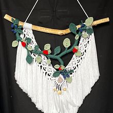 My project for course: 3D Macramé for Botanical Wall Hanging. Un proyecto de Artesanía, Interiorismo, Tejido, Macramé y Diseño textil de sbrowne8 - 13.07.2022