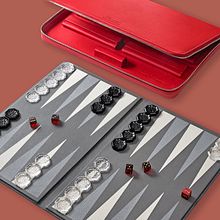Backgammon en collaboration avec Baccarat et Marcel Wanders. Un progetto di Design di accessori di Valentine H. Despointes et Mélanie Durand - 14.07.2022
