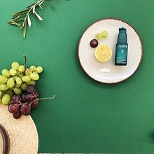 Sérum Vinergetic C+ Caudalíe. Advertising, Photograph, Marketing, Social Media, Mobile Photograph, Product Photograph, Mobile Marketing, Instagram, Instagram Photograph, Lifest, and le Photograph project by Ana García Rico - 07.17.2022