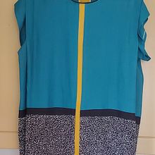 My project for course: Designing Handicraft Garments from Scratch. Un progetto di Artigianato, Fashion design, Ricamo, Cucito, DIY, Modellistica e confezione sartoriale di hannahruth48 - 20.07.2022
