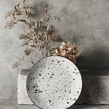 Minimalism On A Plate. Un proyecto de 3D y Creatividad de Nejc Kilar - 21.07.2022