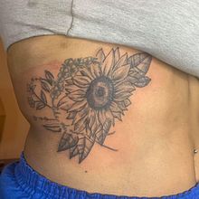 My project for course: Botanical Tattoo with Pointillism. Een project van Traditionele illustratie,  Tatoeageontwerp y  Botanische illustratie van Ria’lance Le’day - 22.07.2022
