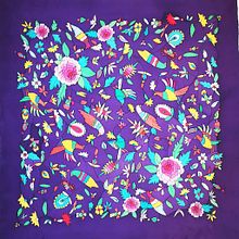 Pañuelo en crepe satinado en seda natural pintado a mano "JARDIN DE BESOS". Un progetto di Artigianato, Pittura e Textile Design di SILVIA RAMOS LOPEZ - 15.02.2022