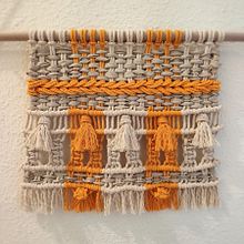 Mi proyecto del curso: Introducción al macramé: creación de un tapiz decorativo. Accessor, Design, Arts, Crafts, Interior Design, Decoration, Fiber Arts, Macramé, and Textile Design project by Virginia - 07.25.2022