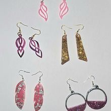 Il mio progetto del corso: Design di gioielleria in resina. Un progetto di Design di accessori, Artigianato, Design di gioielli e DIY di Mony Kina - 26.07.2022