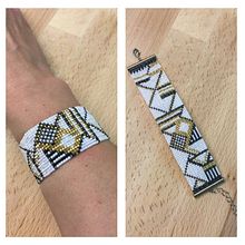 My project for course: Beaded Jewelry Design: Weave Elegant Patterns. Un proyecto de Diseño de complementos, Artesanía, Diseño de jo, as y Tejido de Ariana Villalonga - 27.07.2022