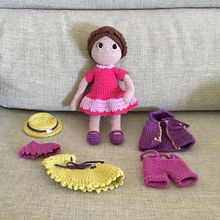 Mi proyecto del curso: Amigurumi: diseño de ropa, pelo y complementos. Un projet de Artisanat, Conception de jouets, Art textile, Crochet, Amigurumi , et Design textile de Leonor Ferri Soler - 28.07.2022