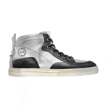 BALA DI GALA / SNEAKER . Un progetto di Gestione progetti di design, Product design e Design di scarpe di BATTASSI - 28.07.2022