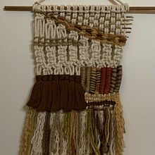 Mi proyecto del curso: Introducción al macramé: creación de un tapiz decorativo. Projekt z dziedziny Projektowanie dodatków, Craft, Projektowanie wnętrz,  Dekoracja wnętrz,  Tkactwo, Makrama i Wzornictwo tekstyliów użytkownika carolinarw - 31.07.2022
