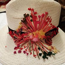 Mi proyecto del curso: Bordado y personalización de accesorios. Accessor, Design, Jewelr, Design, Fashion Design, Embroider, and Textile Design project by Myriam - 08.02.2022