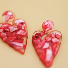 Resin Jewelry from Resin Jewelry Design. Accessor, Design, Arts, Crafts, Jewelr, Design, and DIY project by erin drakeford - 07.30.2022