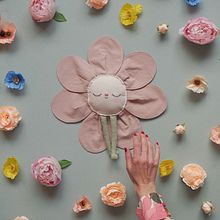 Flores: Margarita y Florinda. Character Design, Arts, and Crafts project by Elena Sánchez Santos - 08.07.2022