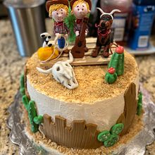 Mi proyecto del curso: Modelado de personajes con pasta de azúcar. Topper para la torta de cumple de mis mellizos. El tema del cumple fue de western cowboys "los terribles 2" . % gabyuzcategui2 tarafından hazırlanan Tasarım, Karakter Tasarımı, Ve Kendin Yap projesi - 08.08.2022