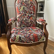 Mon projet du cours : Restauration et garnissage d’un fauteuil Voltaire de sa grand-mère pour ma voisine (et elle m’a aidé 🤗)!!. Arts, Crafts, Furniture Design, Making, Interior Design, DIY, Woodworking, Upc, and cling project by Geneviève Doumeng - 12.04.2022