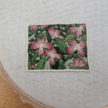 My project for course: Embroidery Techniques for Floral Patterns on Felt . Projekt z dziedziny Projektowanie dodatków, Craft, Pattern design, R, sunek botaniczn, Wzornictwo tekst i liów użytkownika annk.reichert - 10.08.2022