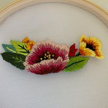 Mi proyecto del curso: Bordado freestyle sobre tul para principiantes. Accessor, Design, Embroider, Botanical Illustration, and Textile Design project by Anna Gomà - 08.10.2022