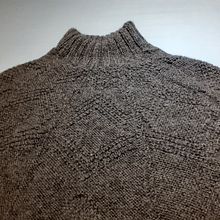 Il mio progetto del corso: Design e lavorazione a maglia senza cuciture con ferri circolari. Accessor, Design, Fashion Design, Fiber Arts, DIY, and Knitting project by Alessandra - 07.15.2022