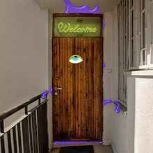 Thank God for the Peephole AKA I've got guests??. Un progetto di Illustrazione tradizionale, Animazione, Animazione 2D, Illustrazione digitale e Illustrazione animata di Julia Zolkiewska - 10.08.2022