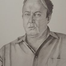Mój projekt z kursu: Realistyczny portret ołówkiem grafitowym. Ilustração tradicional, Artes plásticas, Esboçado, Desenho a lápis, Desenho, Desenho de retrato, Desenho realista, Desenho artístico, e Desenho anatômico projeto de Anna Gruchała - 15.08.2022