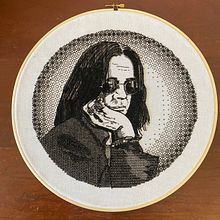 Linear Portrait/ Blackwork Ozzy Osbourne. Un proyecto de Bordado de Stacey Kyme - 18.08.2022