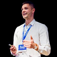 Keynote Speaker. Un proyecto de Publicidad, Marketing y Marketing Digital de Patrick Wind - 21.08.2022