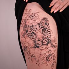 Leopard face thigh piece. Un proyecto de Diseño de tatuajes de Gee Hawkes - 23.08.2022