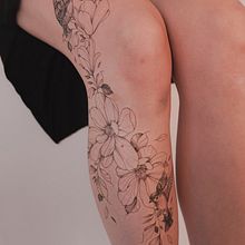Floral wrap around knee piece with birds. Tattoo Design project by Gee Hawkes - 08.23.2022
